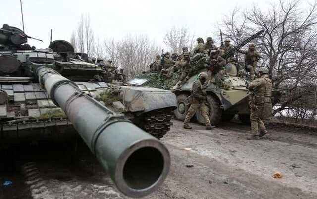 ВСУ уничтожили военную базу оккупантов под Изюмом: сгорели более 50 единиц техники