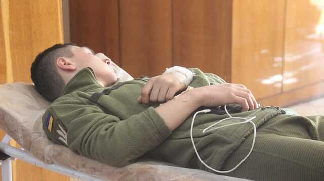 Раненым военным для спасения конечностей необходимы АВФ: волонтер обратилась за помощью