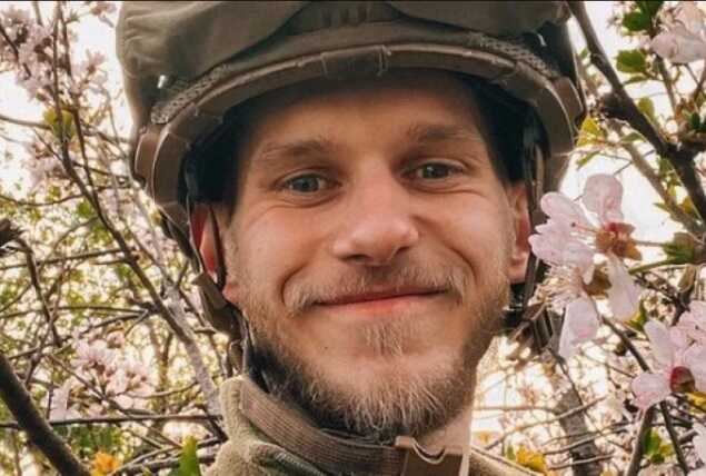 Маріупольським азовцям дають виходити на зв’язок із рідними