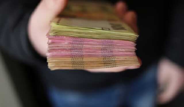 Зарплаты в Украине резко сократятся, а потом начнут расти «галопирующими темпами», — прогноз эксперта