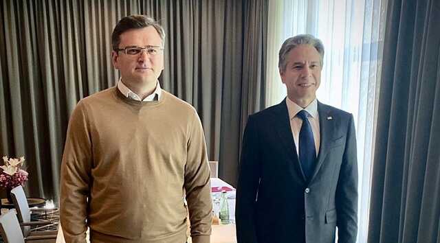 До України прямує більше важкої зброї із США – Кулеба після розмови з Блінкеном