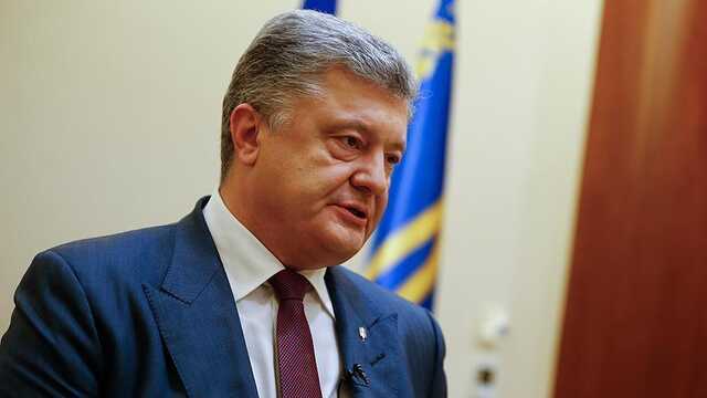 В Роттердам на саммит: Порошенко третий раз пытается выехать из Украины