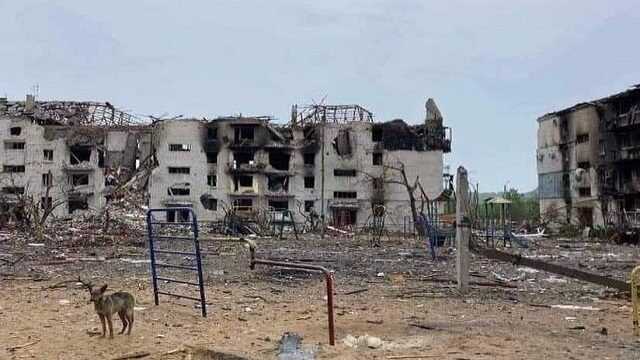 Из Северодонецка удалось эвакуировать раненых мирных жителей: враг продолжает наступление на город