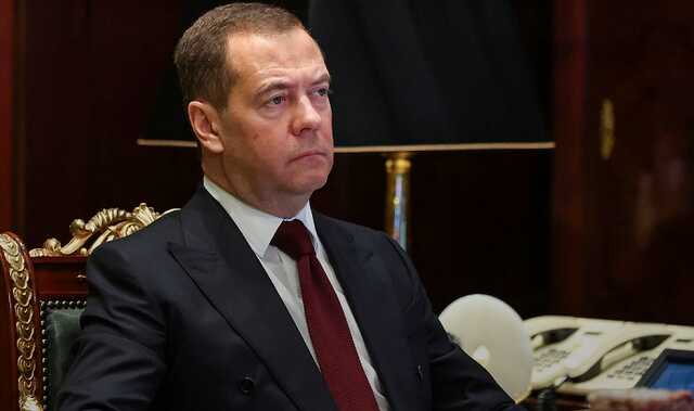 Медведев доволен решением Байдена не поставлять Украине дальнобойные РСЗО