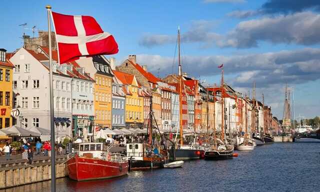 Данія зупинила видачу віз росіянам