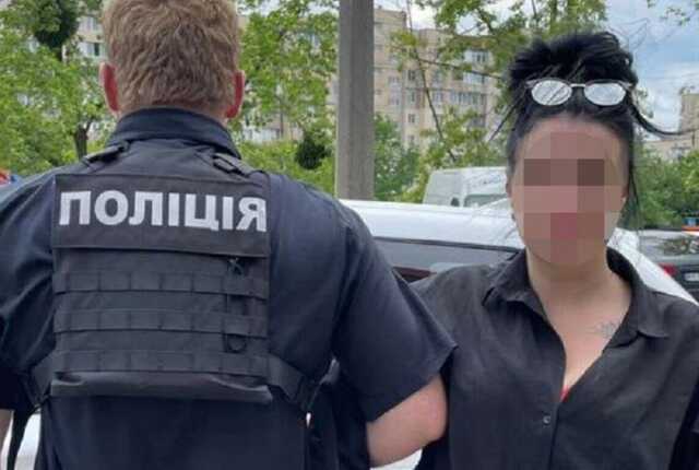 В Киеве женщина обокрала нового знакомого: унесла 84 тыс. грн и валюту