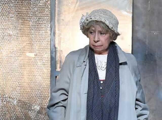 "Меня опять обманули": Лия Ахеджакова стала жертвой провокации в Москве