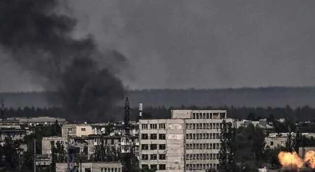 В Северодонецке оккупанты обстреляли "Азот", в Лисичанске под огонь попала больница – Гайдай