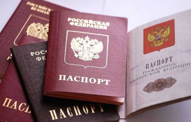 В Мариуполе военные РФ срочно обустраивают пункты «роспаспортизации»