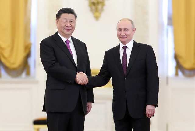 СМИ: Си Цзиньпин поручил найти способы помочь России, не нарушая санкций