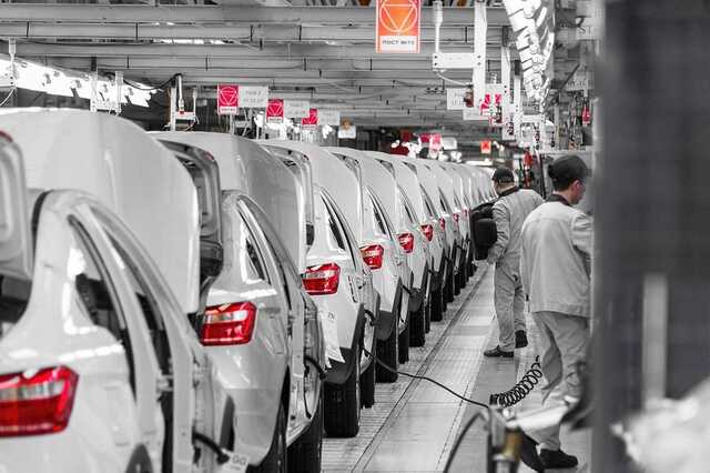 Випуск легкових автомобілів у РФ "обвалився" на 85%