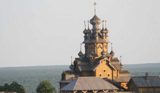 Из-за российских атак вспыхнул деревянный скит Святогорской лавры