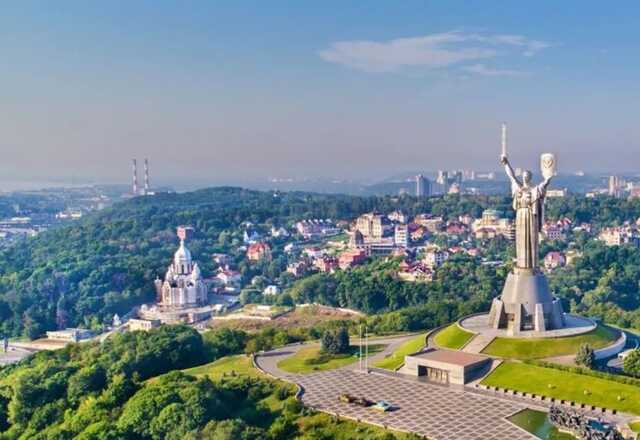 Войска РФ ударили ракетами по Киеву