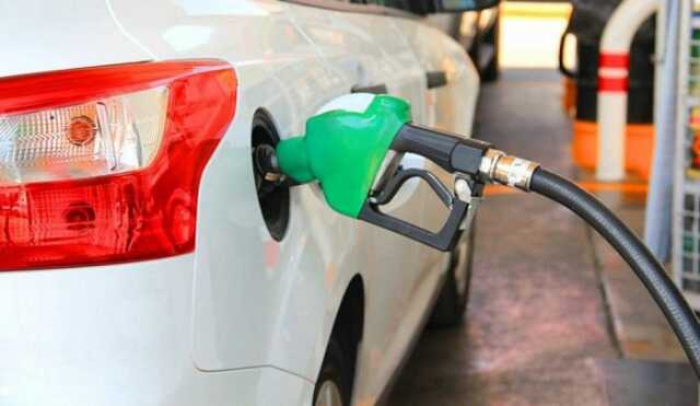 Украинцам рассказали, на каких заправках появился бензин