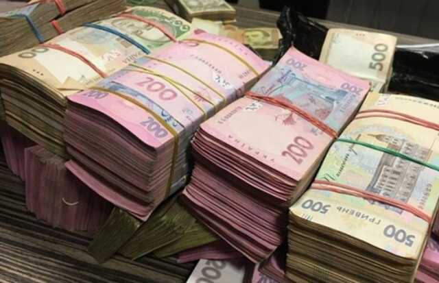 Мэрия Полтавы купила микроавтобус за 1,3 млн гривен