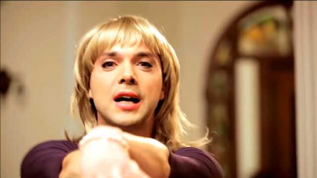 Арестович в женском платье: как выглядит российская пропаганда