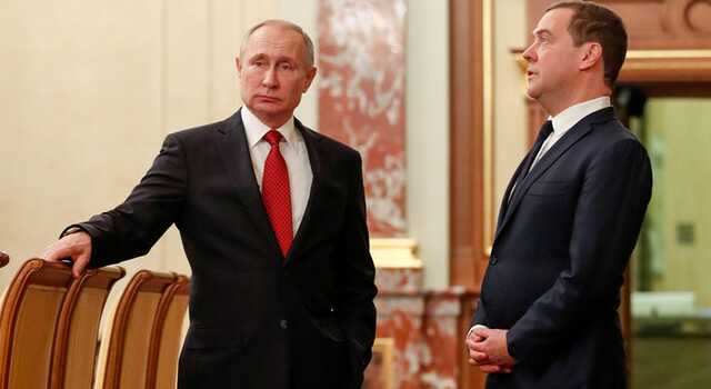 Россия начинает шарахаться от Путина, или с чем связана новая истерика Медведева