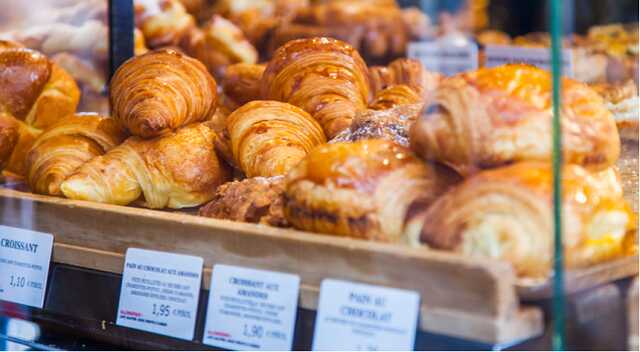 Посол Великобритании Симмонс увидела круассан "Борис Джонсонюк" в одном из заведений Киева