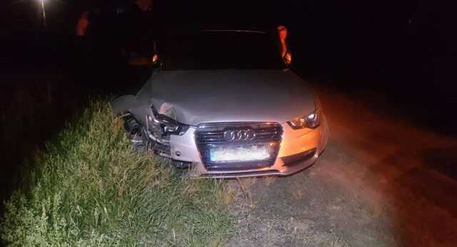 В Буче пьяная женщина-водитель пыталась сбежать от теробороны и протаранила столб