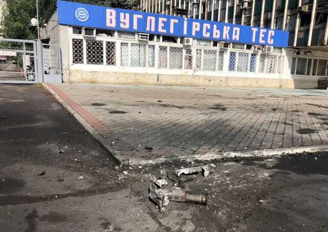 Оккупанты ударили по Углегорской ТЭС, начался мощный пожар