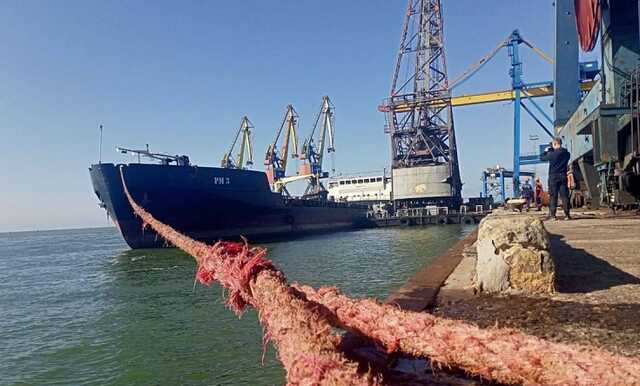 Оккупанты отправили из Мариуполя третье судно с ворованным украинским металлом, – Андрющенко