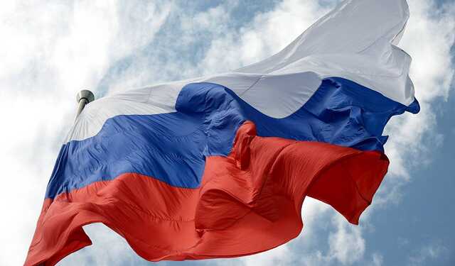 В Херсоне сожгли сорванный с админздания триколор