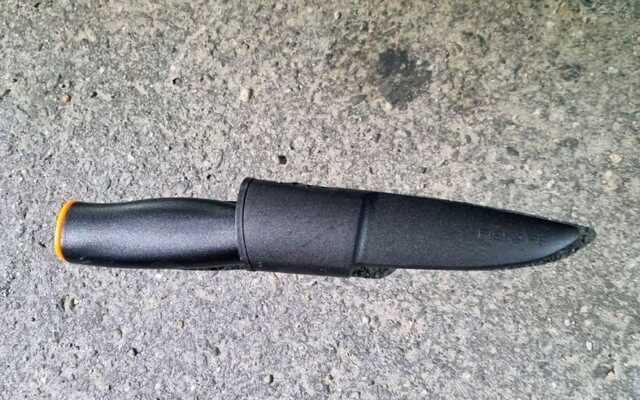 В Черновцах мужчину прямо на улице ударили ножом в живот