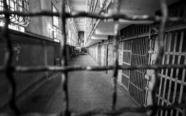 Брак укриттів, нестача їжі, води та медикаментів: як переживають російське вторгнення тюрми