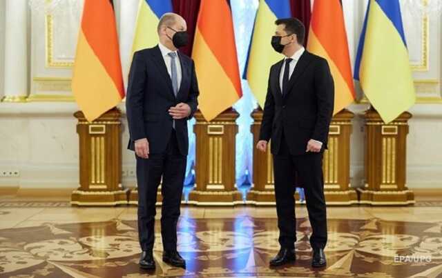 Зеленский призвал Шольца прекратить балансировать между Украиной и РФ