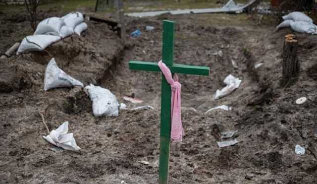 СМИ показали массовое захоронение мирных жителей в Лисичанске