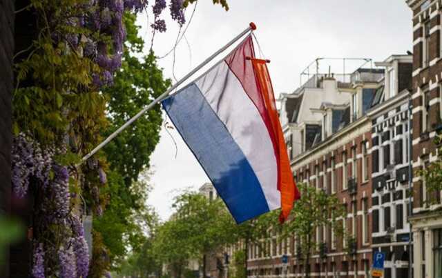   "   "     , - EuObserver