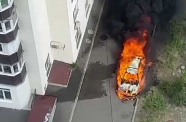 В Киеве прогремел взрыв, загорелось авто