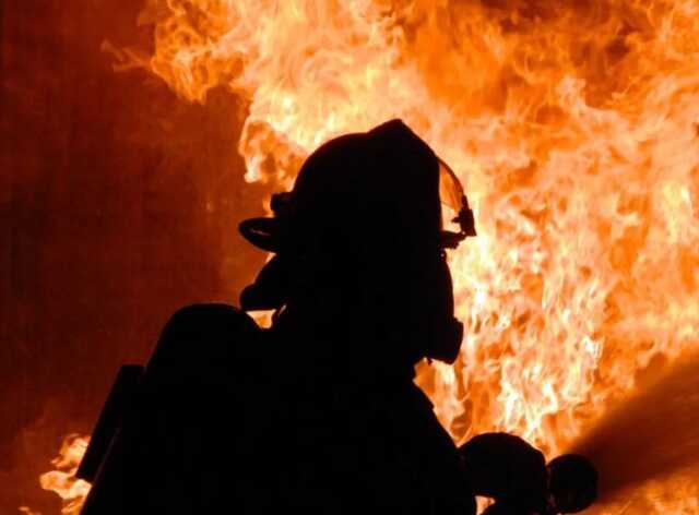 На Днепропетровщине во время пожара после ракетной атаки взорвался резервуар с топливом