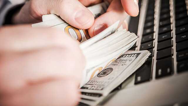 В Одессе юрист строительной фирмы помог украсть 940 тысяч долларов