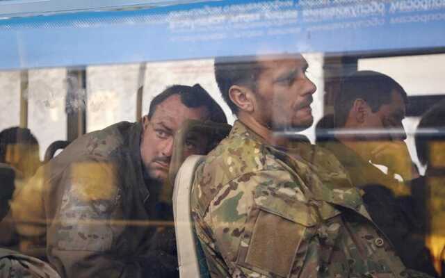 Работаем над освобождением защитников Мариуполя, - Зеленский