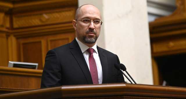 Выехавших за границу украинцев будут лишать выплат