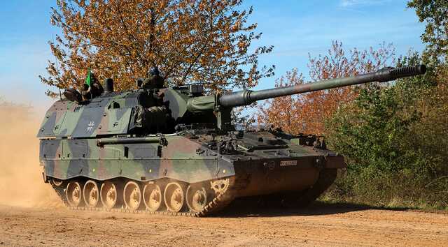  ,  Panzerhaubitzen 2000   