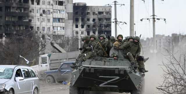 Стало известно, как военные РФ в Мариуполе заманивают мужчин на передовую