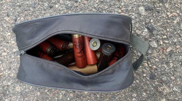 На въезде в Киев остановили мужчину с полной машиной оружия