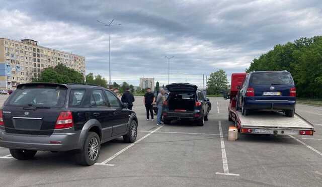 В Украине разоблачили псевдоволонтера, который торговал "гуманитарными" автомобилями