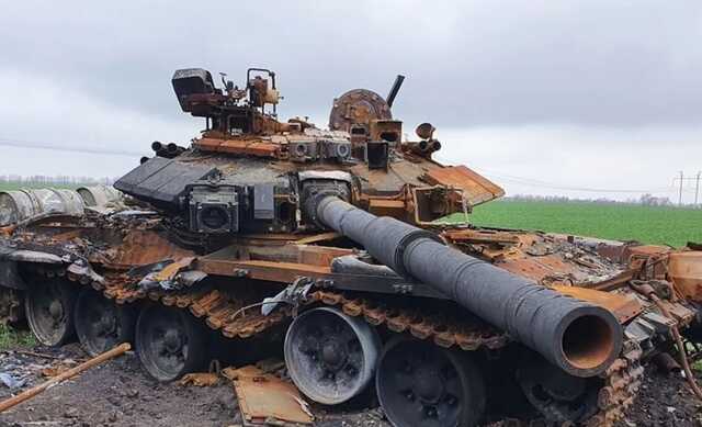 ВСУ уничтожили вражеский танк, который расстреливал жилые дома в селе