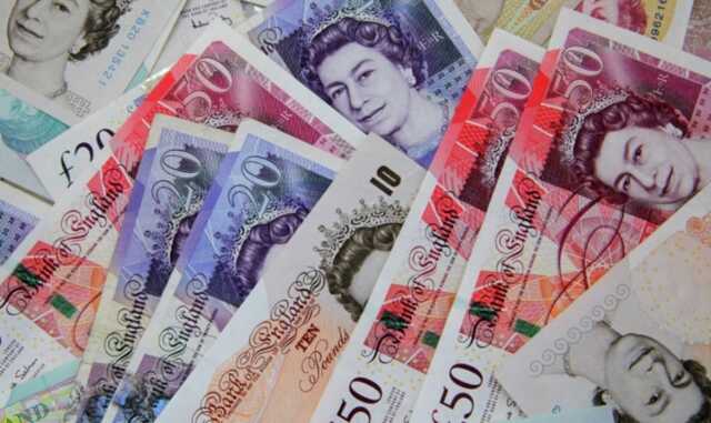 Велика Британія заборонила ввозити у Росію фунти