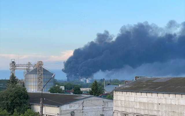 В Луганской области пылает военный состав оккупантов