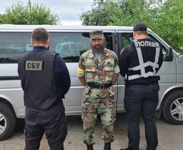 В Киеве мужчина устроил в квартире склад боеприпасов