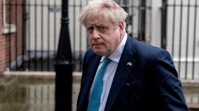 Джонсон потребует от Франции и Германии дать Украине больше оружия