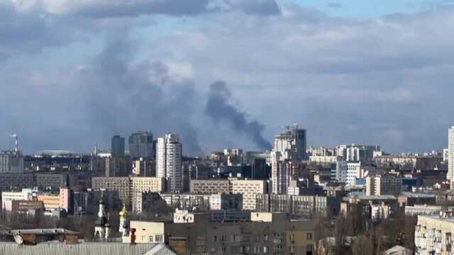 Ракета ударила в девятиэтажку, есть раненые: первые подробности атаки по Киеву