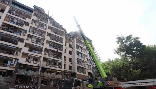 Женщина, которую зажало плитой после ракетного удара в Киеве, – гражданка России