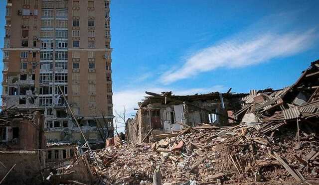 Оккупанты ударили по Харькову, повреждены дома и авто