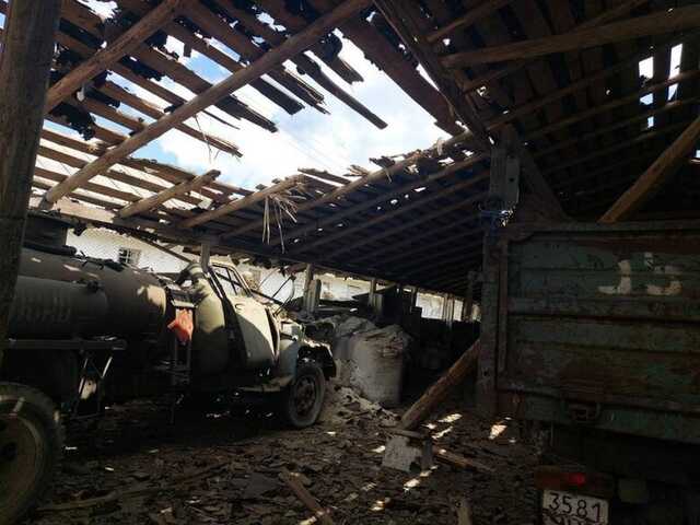 Обстріл Чернігівщини: Зруйноване сховище з зерном та пошкоджена техніка аграріїв