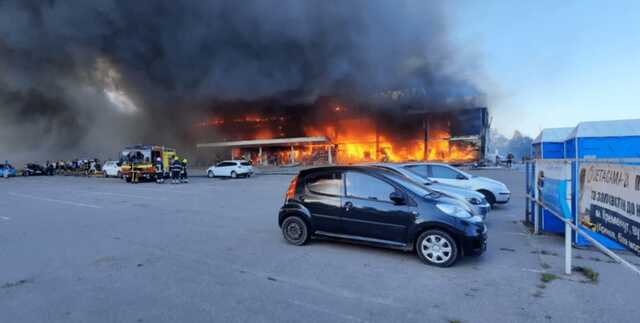Во время ракетного удара по Кременчугу в ТЦ было более тысячи гражданских